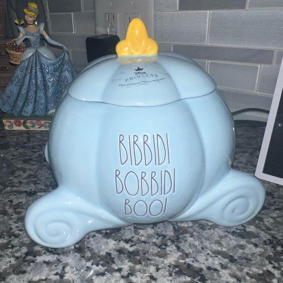 Cinderellas Pumpkin Carriage Cookie Jar - Picture 2 of 2